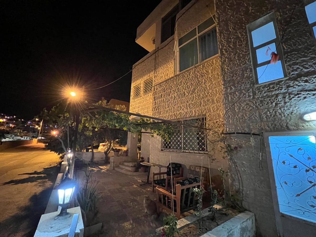 Petra Luxurious View House Apartment Wadi Musa Exterior photo